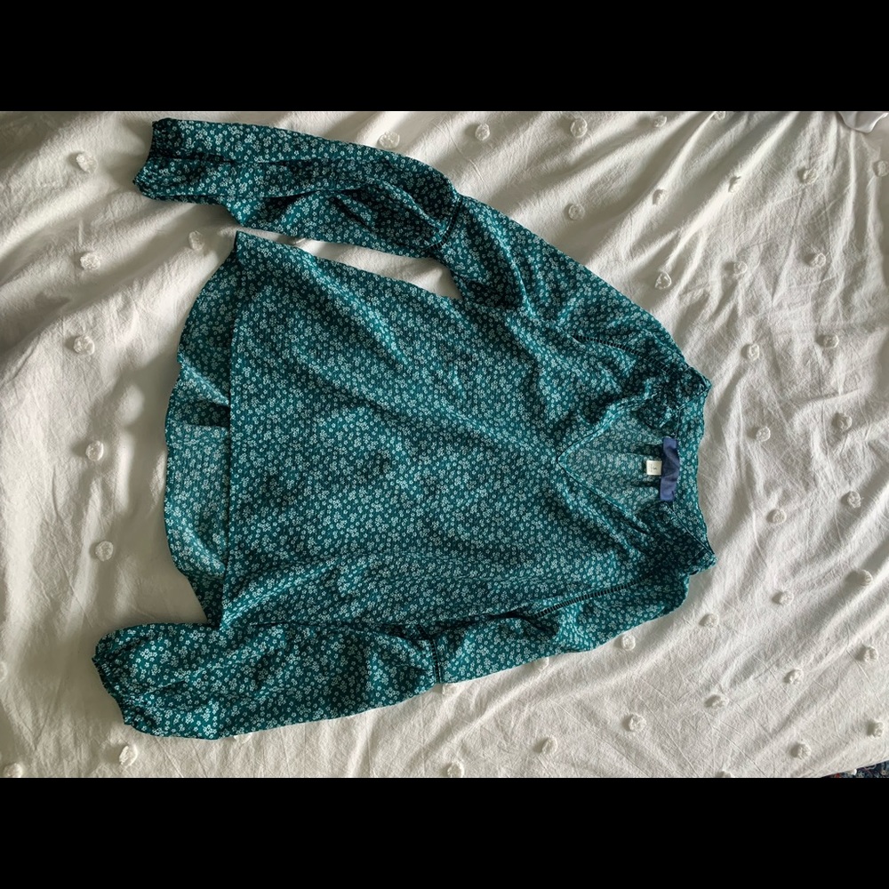 Teal and white spring long sleeve blouse • Francesca’s • size small